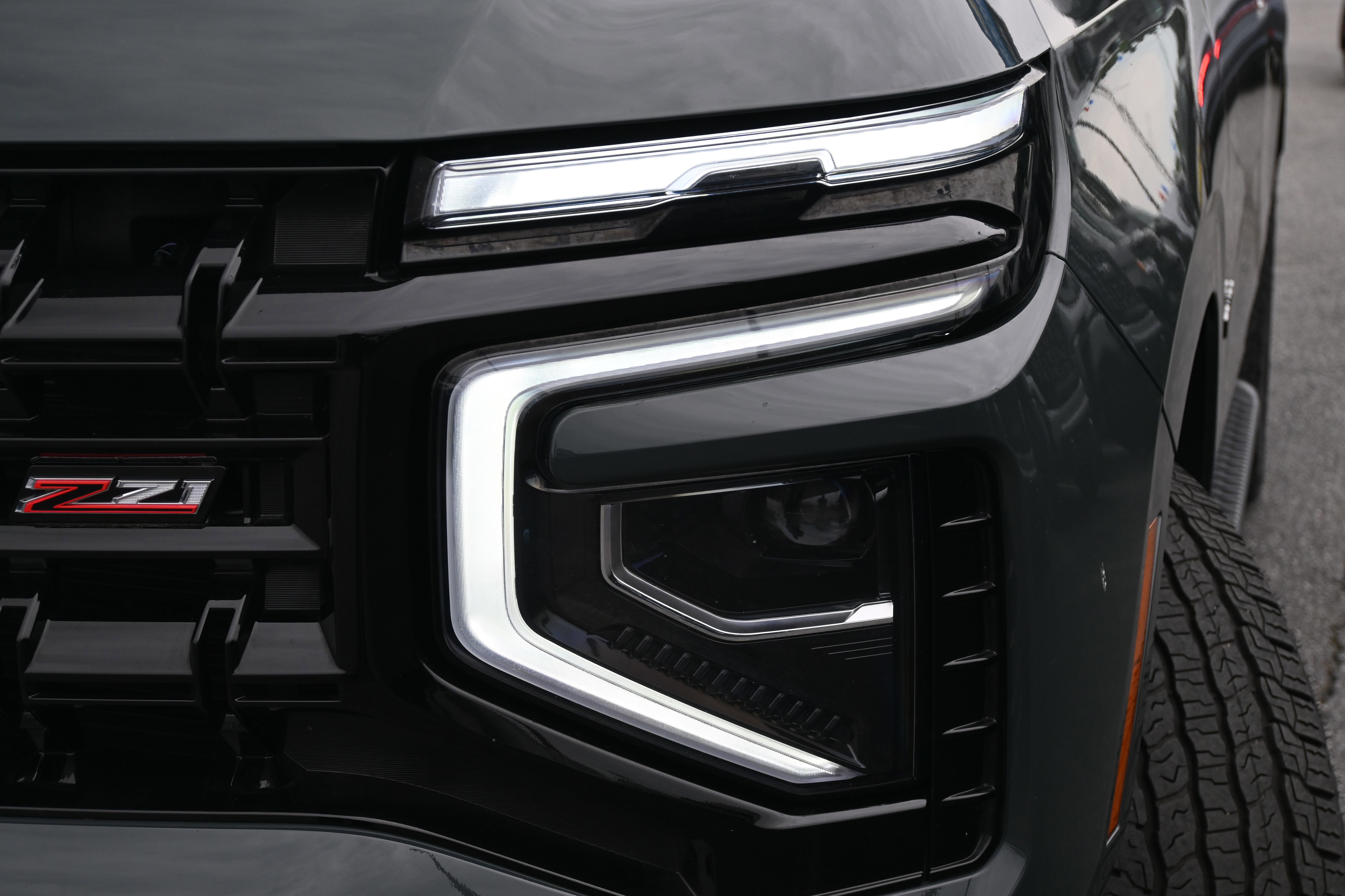 Used 2025 Chevrolet Tahoe Z71 w/ Sun And Tow Package AWD/4WD image 6