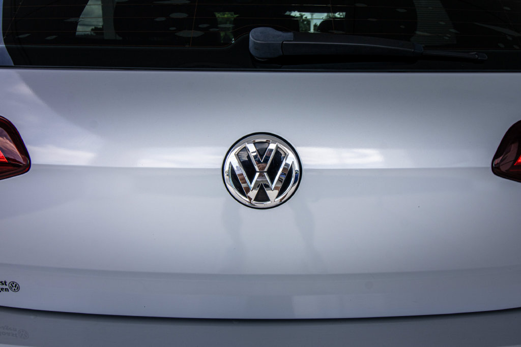 Used 2019 Volkswagen GTI SE FWD image 16