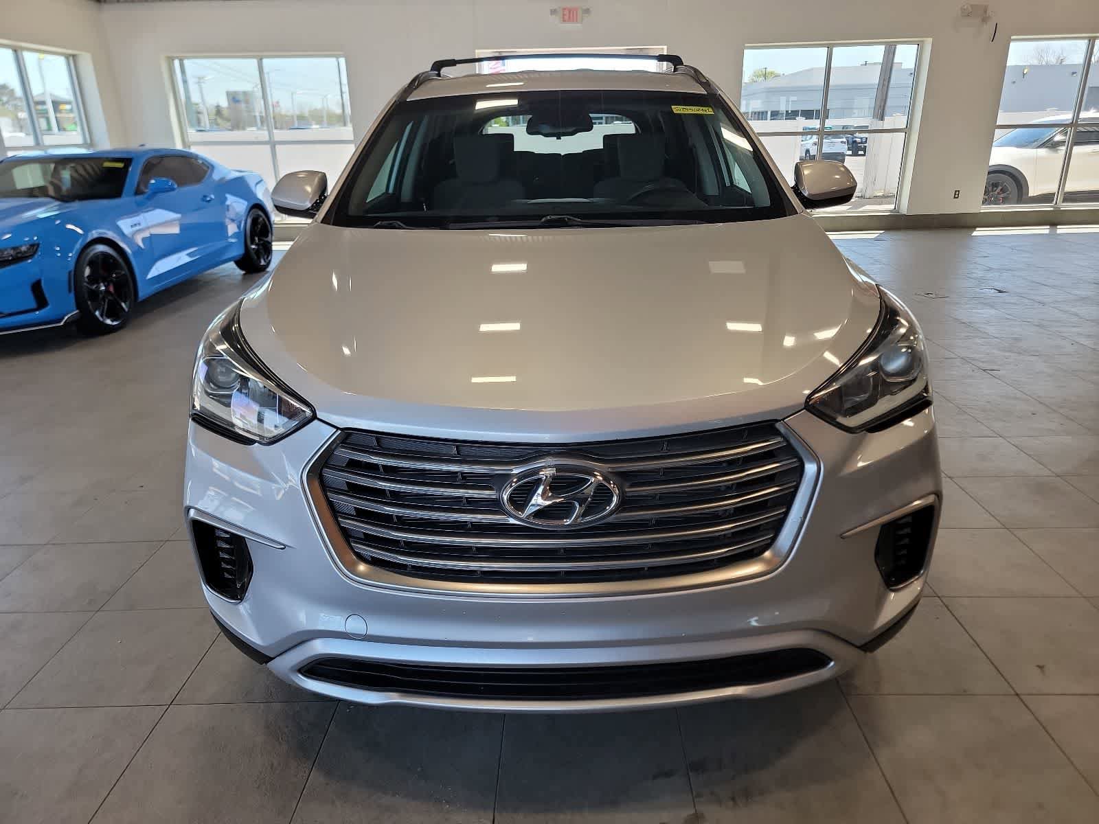 Used 2018 Hyundai Santa Fe SE w/ Cargo Package AWD/4WD video 2