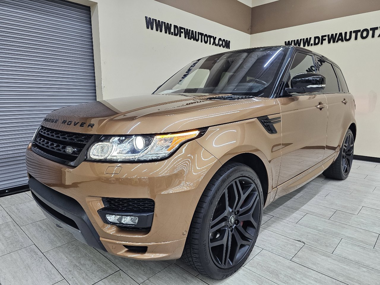 Used 2017 Land Rover Range Rover Sport HSE Dynamic image 2