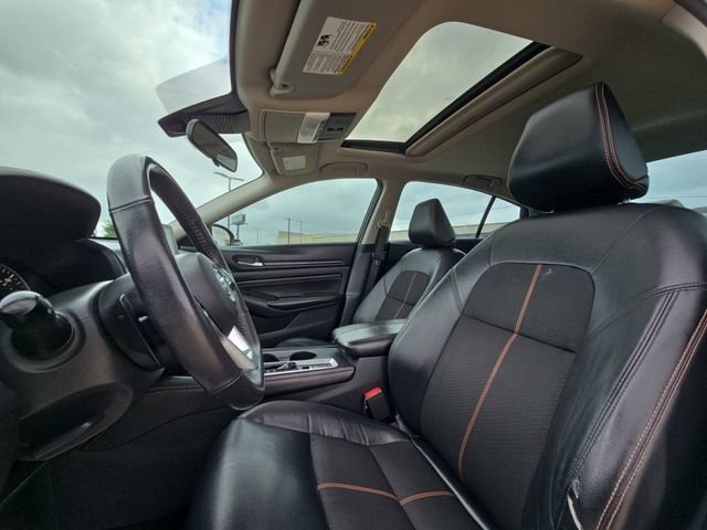 Used 2022 Nissan Altima 2.5 SR w/ Midnight Edition Package AWD/4WD image 7