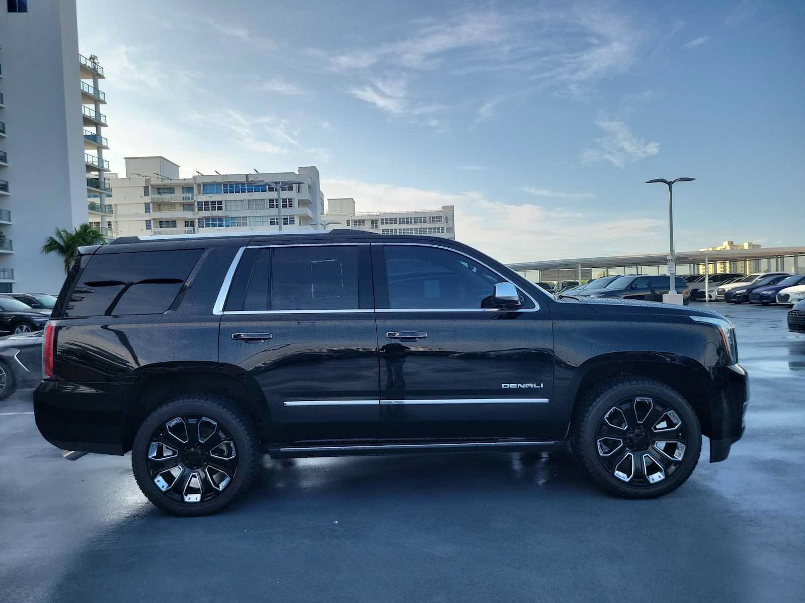 Used 2020 GMC Yukon Denali w/ Denali Ultimate Package RWD image 6