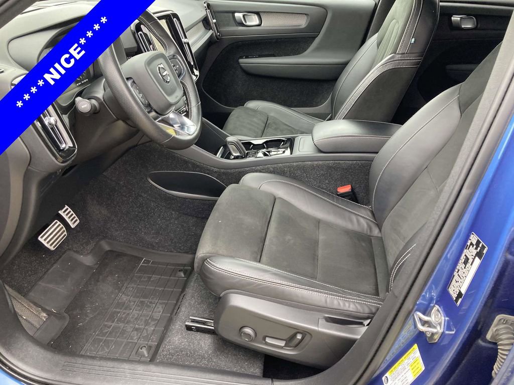 Used 2021 Volvo XC40 T4 R-Design w/ Advanced Package image 17