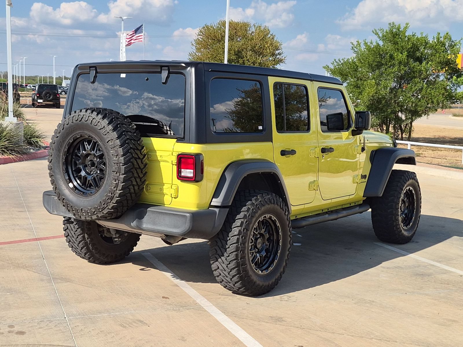 Used 2023 Jeep Wrangler Unlimited Sport AWD/4WD image 3