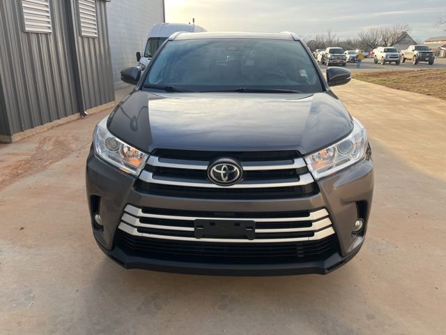 Used 2019 Toyota Highlander XLE image 2