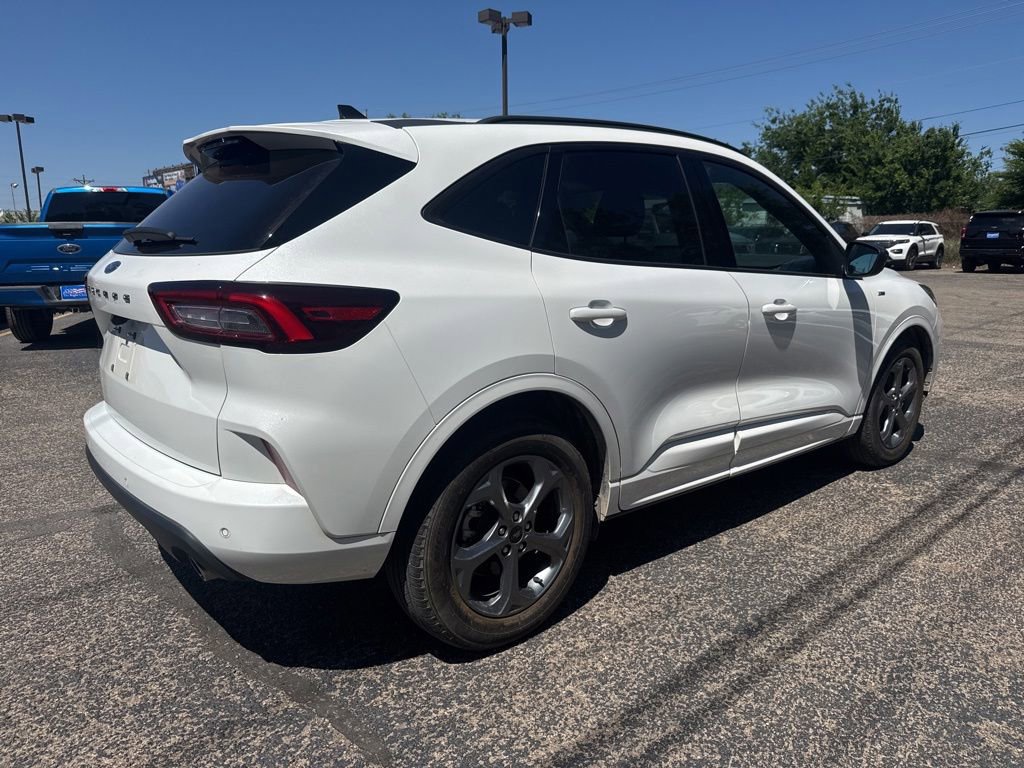 Used 2023 Ford Escape ST-Line w/ Tech Pack #1 FWD image 2