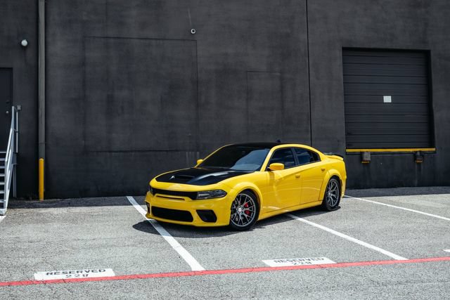 Used 2018 Dodge Charger SRT w/ Technology Group RWD image 19