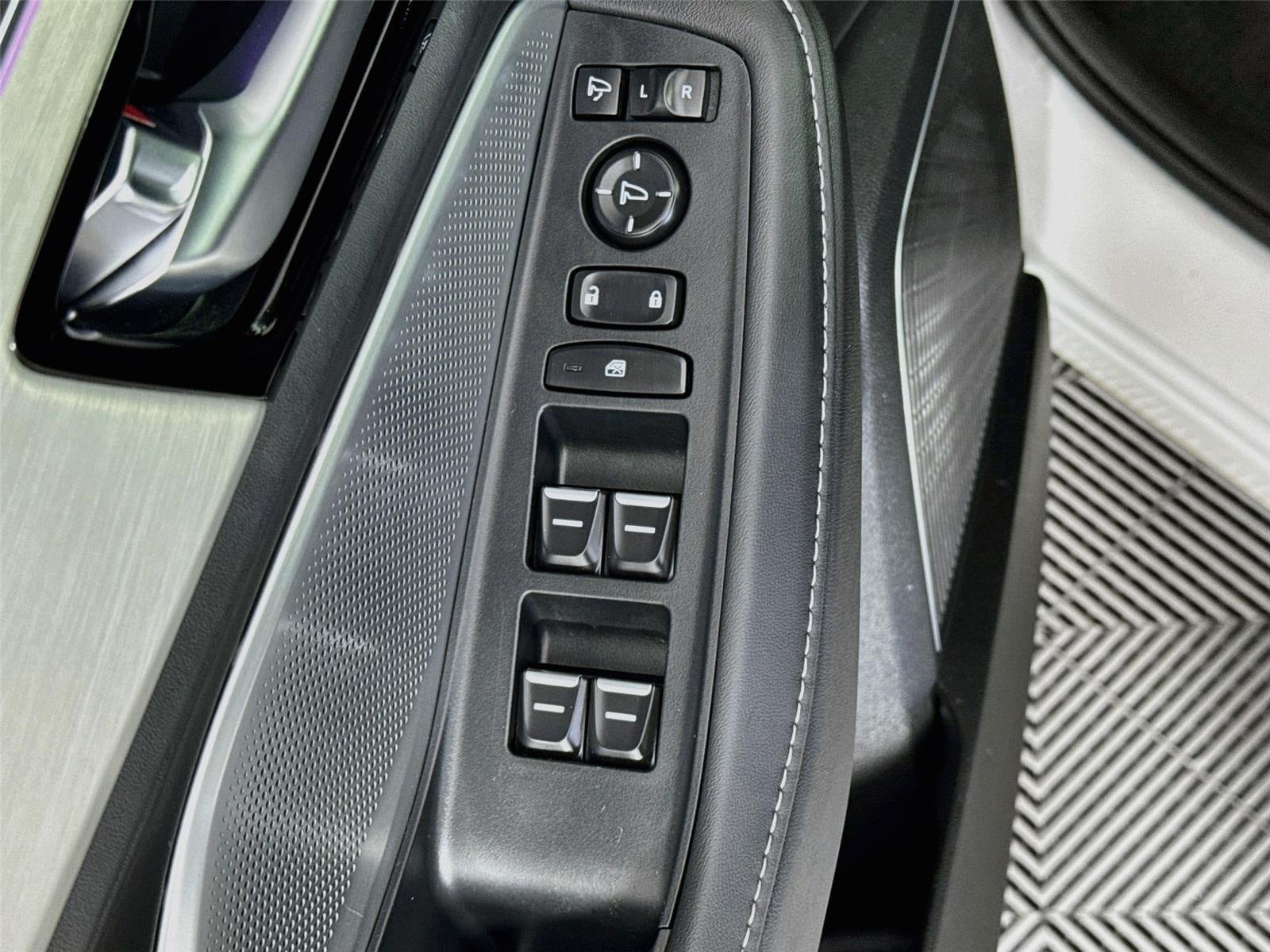 Used 2025 Acura MDX w/ Technology Package FWD image 20