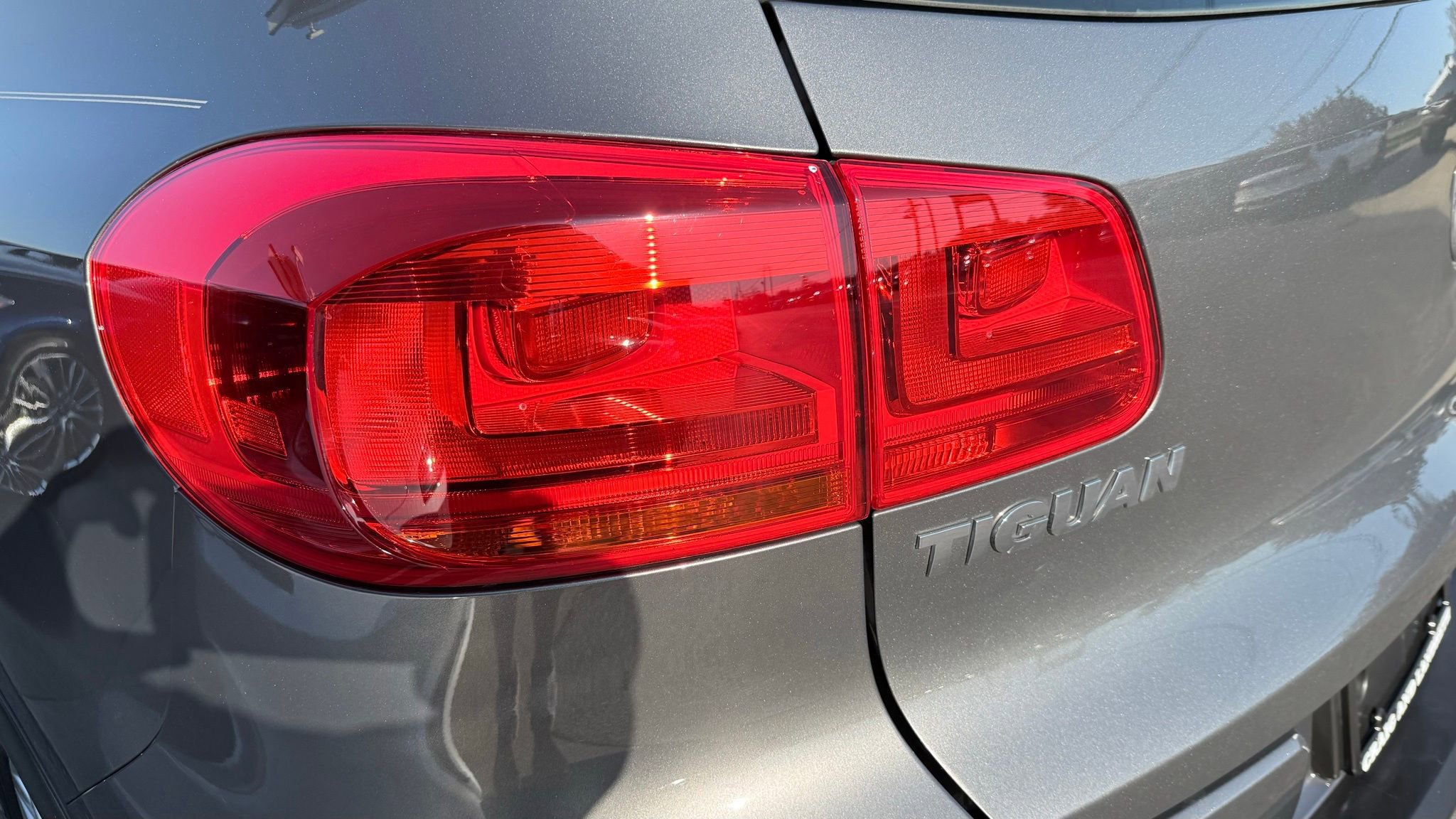 Used 2017 Volkswagen Tiguan Limited w/ Alloy Wheels Package image 13