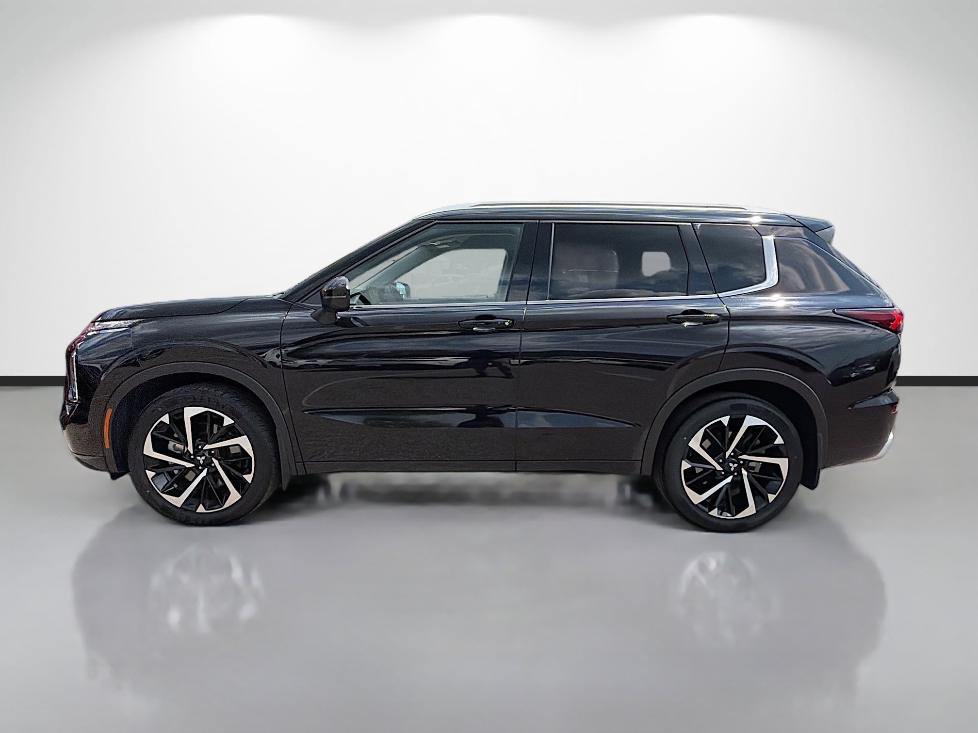 Used 2024 Mitsubishi Outlander SEL FWD image 6