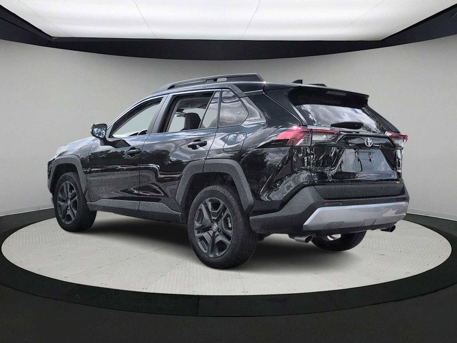 Used 2024 Toyota RAV4 Adventure AWD/4WD image 6