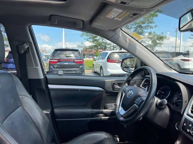 Used 2014 Toyota Highlander XLE AWD/4WD image 37