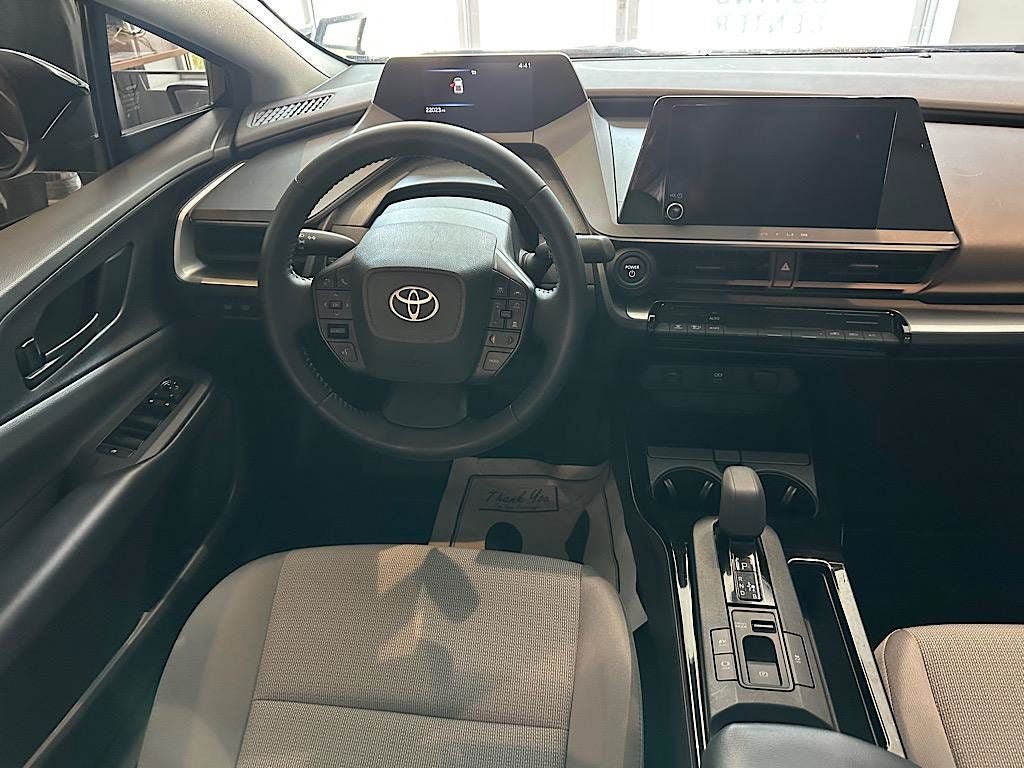 Certified 2025 Toyota Prius LE FWD image 17