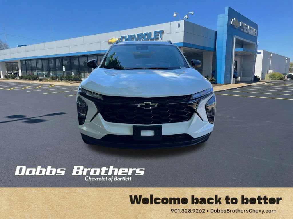 New 2026 Chevrolet Trax LT w/ Driver Confidence Package FWD image 2