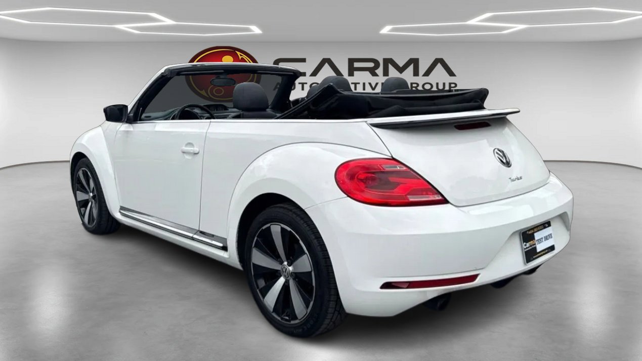 Used 2013 Volkswagen Beetle 2.0T image 3
