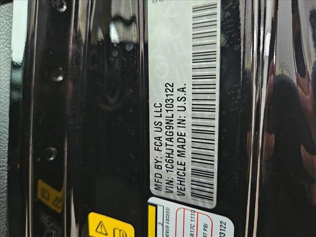 Used 2022 Jeep Gladiator Willys image 23