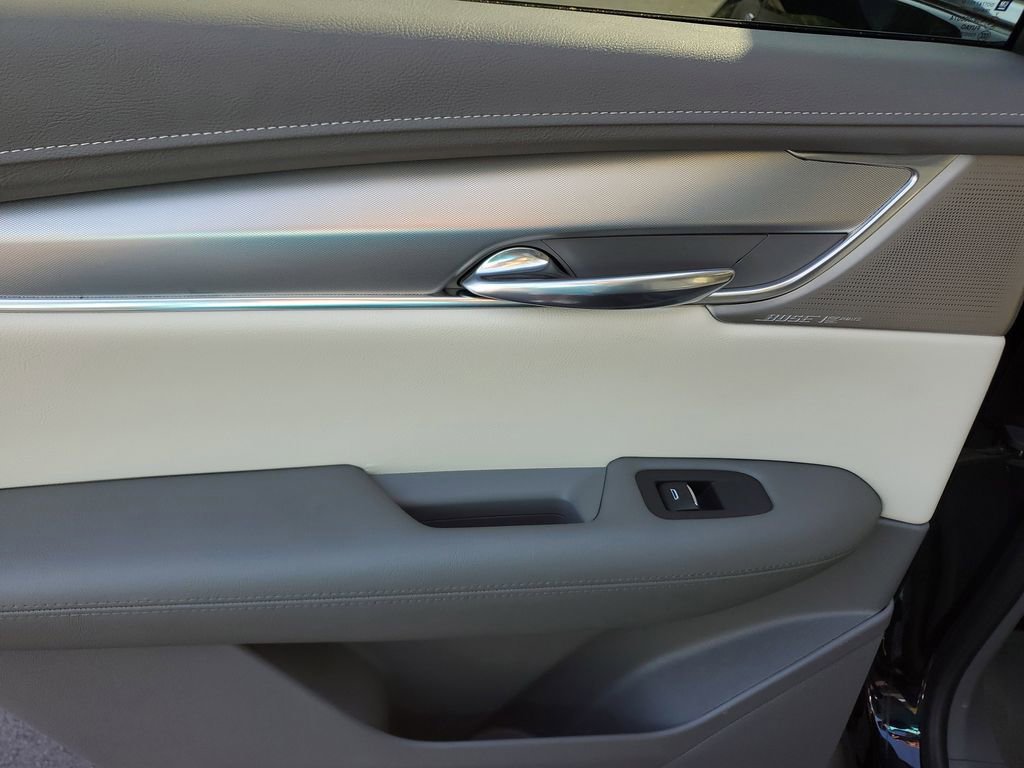 Used 2021 Cadillac XT5 Premium Luxury w/ LPO, Premium Carpet Package FWD image 16