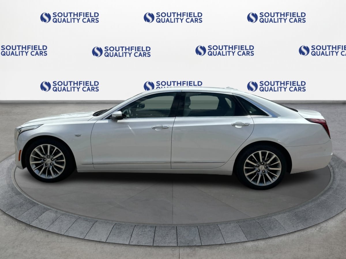 Used 2018 Cadillac CT6 Luxury AWD/4WD image 3