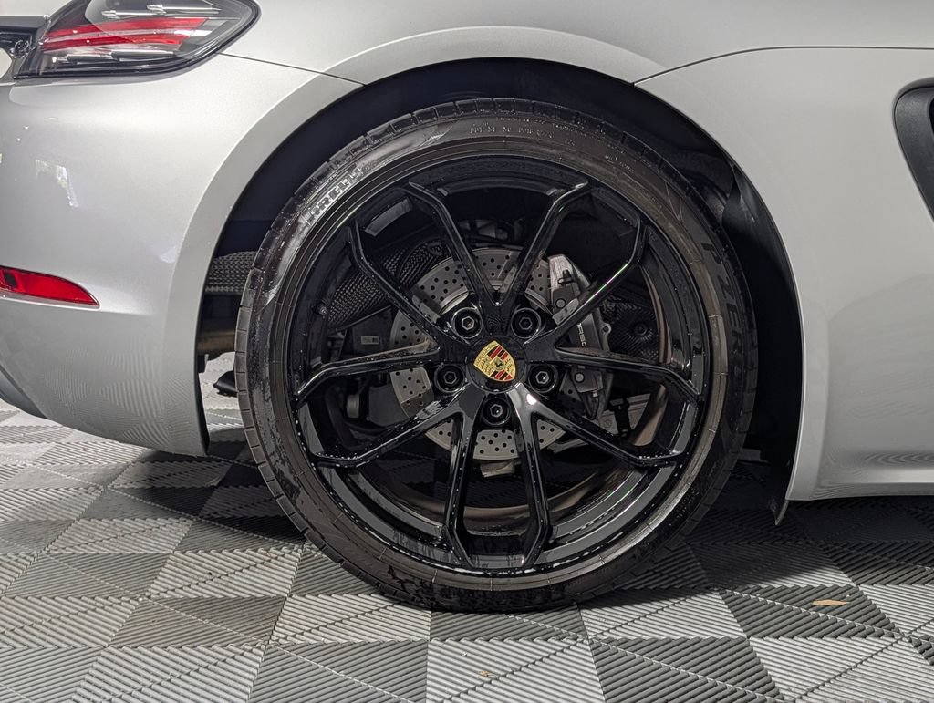 Certified 2024 Porsche 718 Boxster RWD image 13