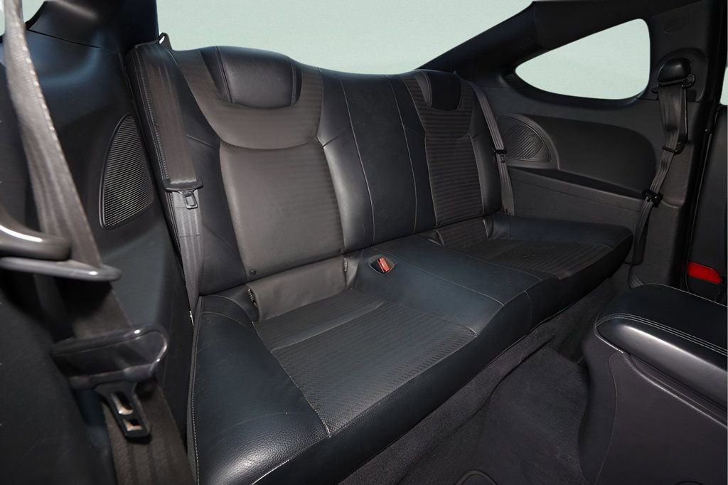 Used 2015 Hyundai Genesis 3.8 RWD image 14