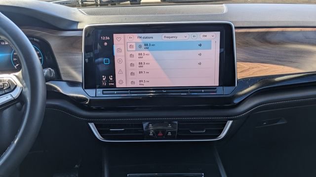 Used 2024 Volkswagen Atlas SE image 38