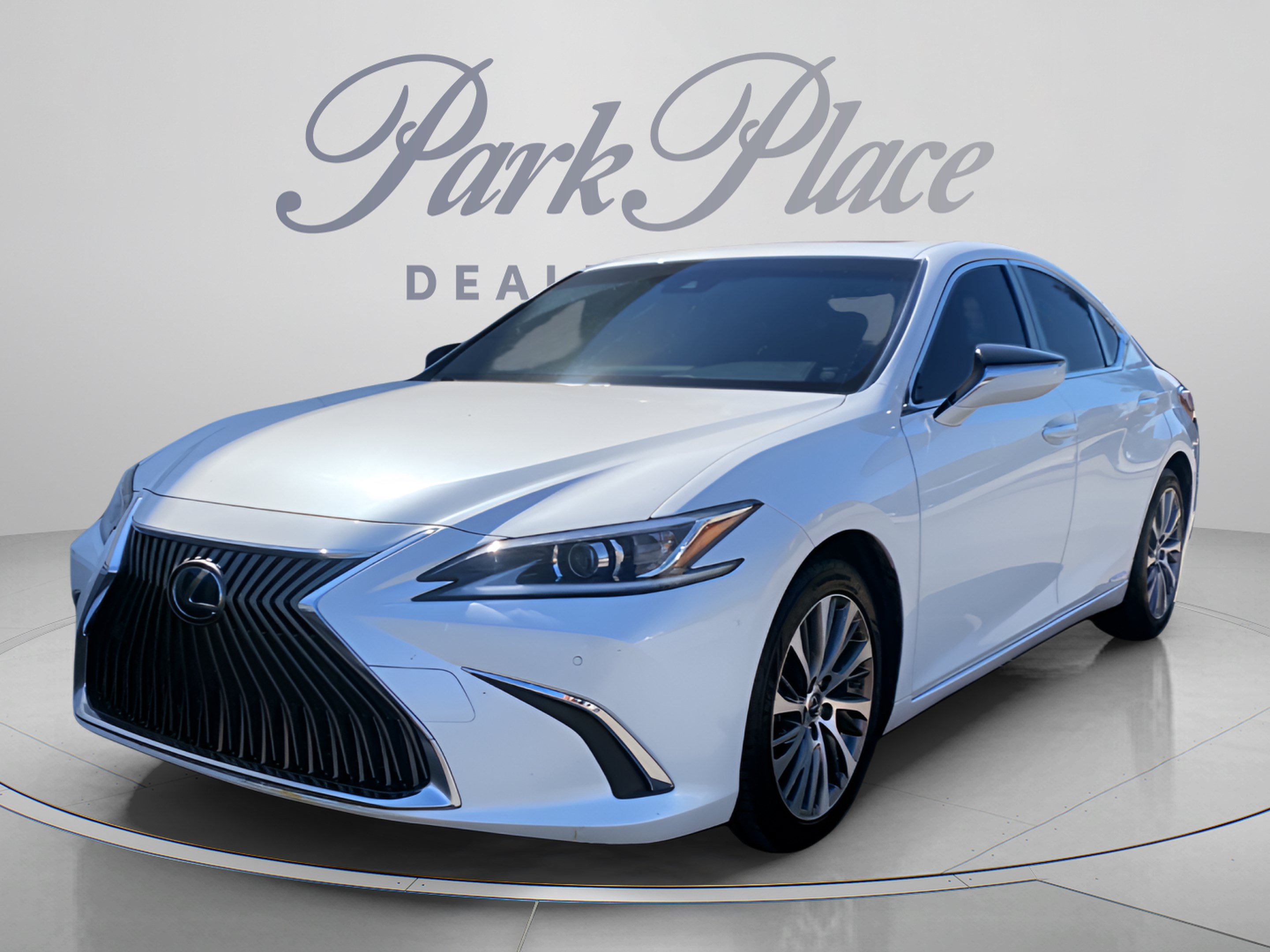 Used 2019 Lexus ES 300h w/ Premium Package