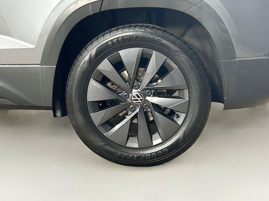 Certified 2022 Volkswagen Taos S w/ IQ Drive S Package AWD/4WD image 29