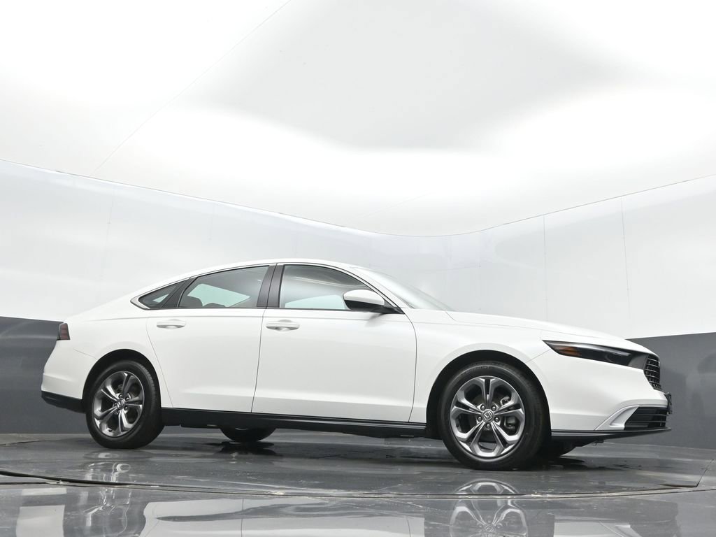Certified 2024 Honda Accord EX image 29