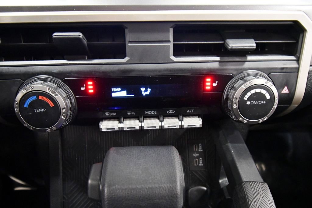 Used 2024 Toyota Tacoma SR5 AWD/4WD image 24