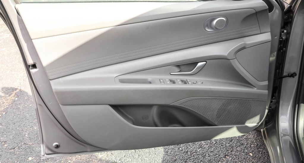 Used 2024 Hyundai Elantra SEL FWD image 26