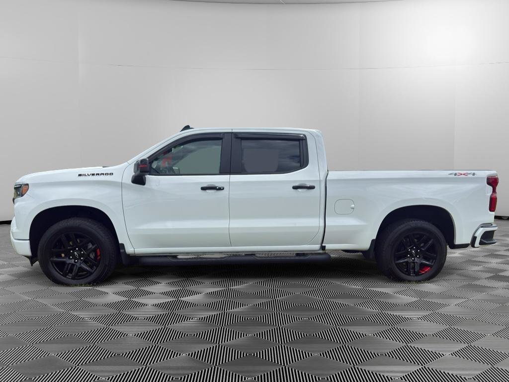 Used 2025 Chevrolet Silverado 1500 RST w/ Redline Edition AWD/4WD image 3
