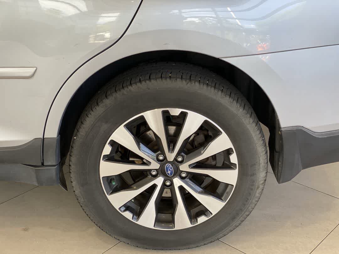 Used 2016 Subaru Outback 2.5i Limited AWD/4WD image 13