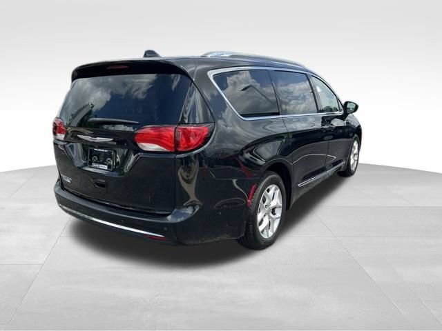 Used 2020 Chrysler Pacifica Touring-L Plus w/ Tire & Wheel Group FWD image 7