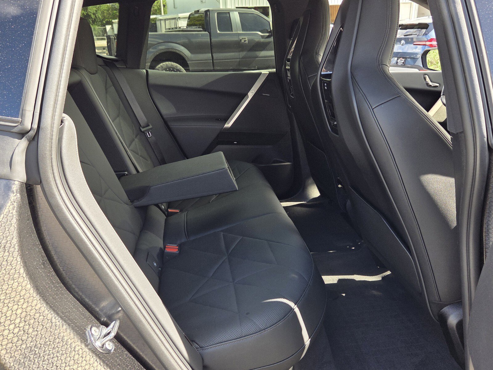 Used 2025 BMW iX xDrive50 image 16