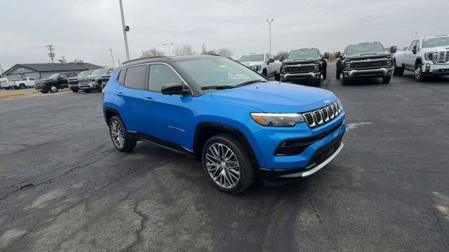 Used 2024 Jeep Compass Limited w/ Elite Group image 2