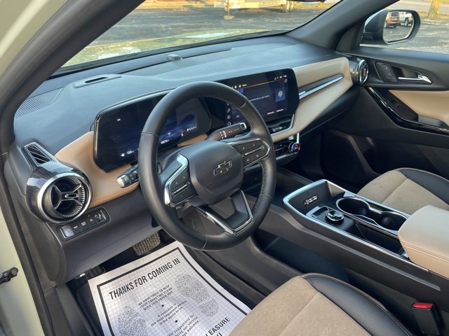 Used 2025 Chevrolet Equinox ACTIV w/ Safety and Technology Package image 13