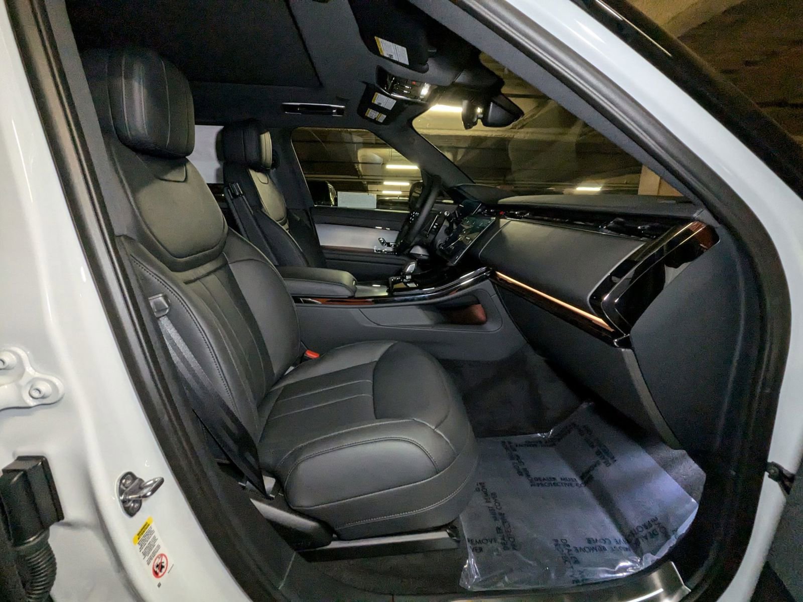 New 2025 Land Rover Range Rover Sport Dynamic SE image 17