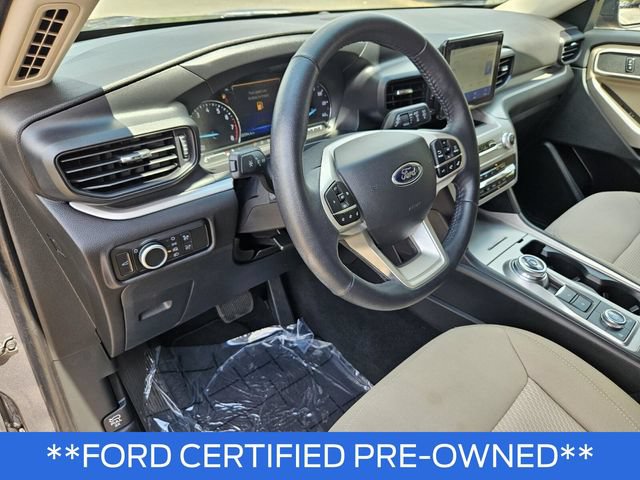 Used 2023 Ford Explorer XLT AWD/4WD image 17