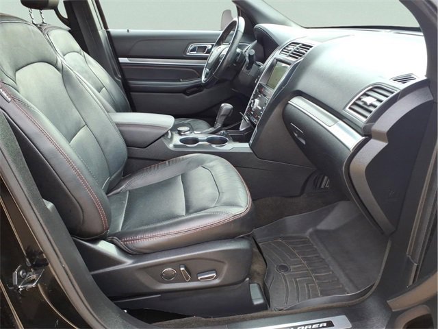 Used 2017 Ford Explorer Sport image 26