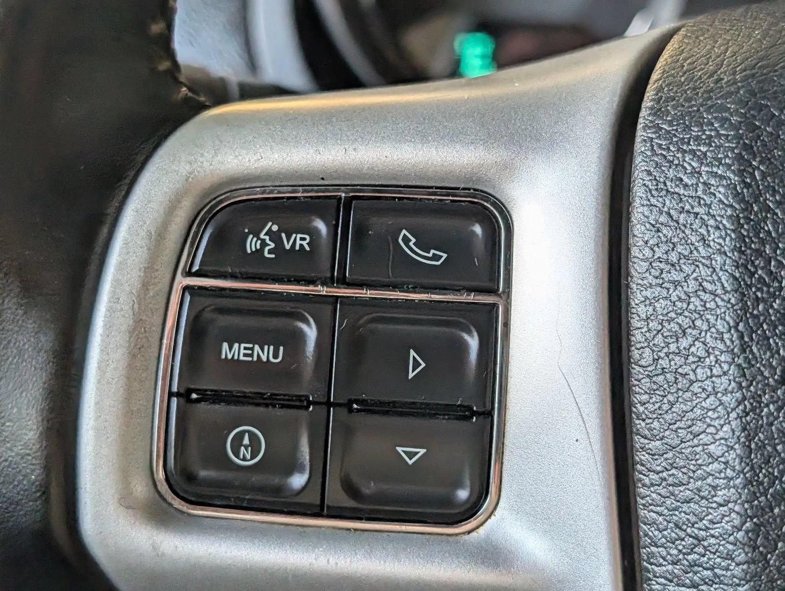 Used 2012 Chrysler 200 S FWD image 16