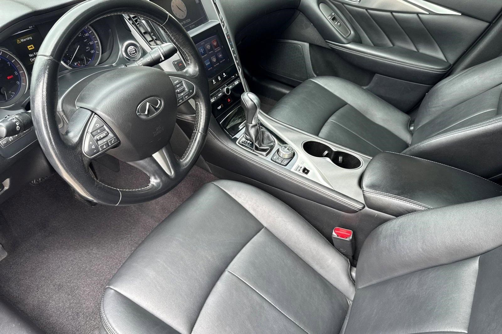 Used 2016 INFINITI Q50 3.0t Premium RWD image 4