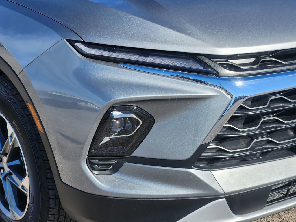 Used 2025 Chevrolet Blazer LT image 9