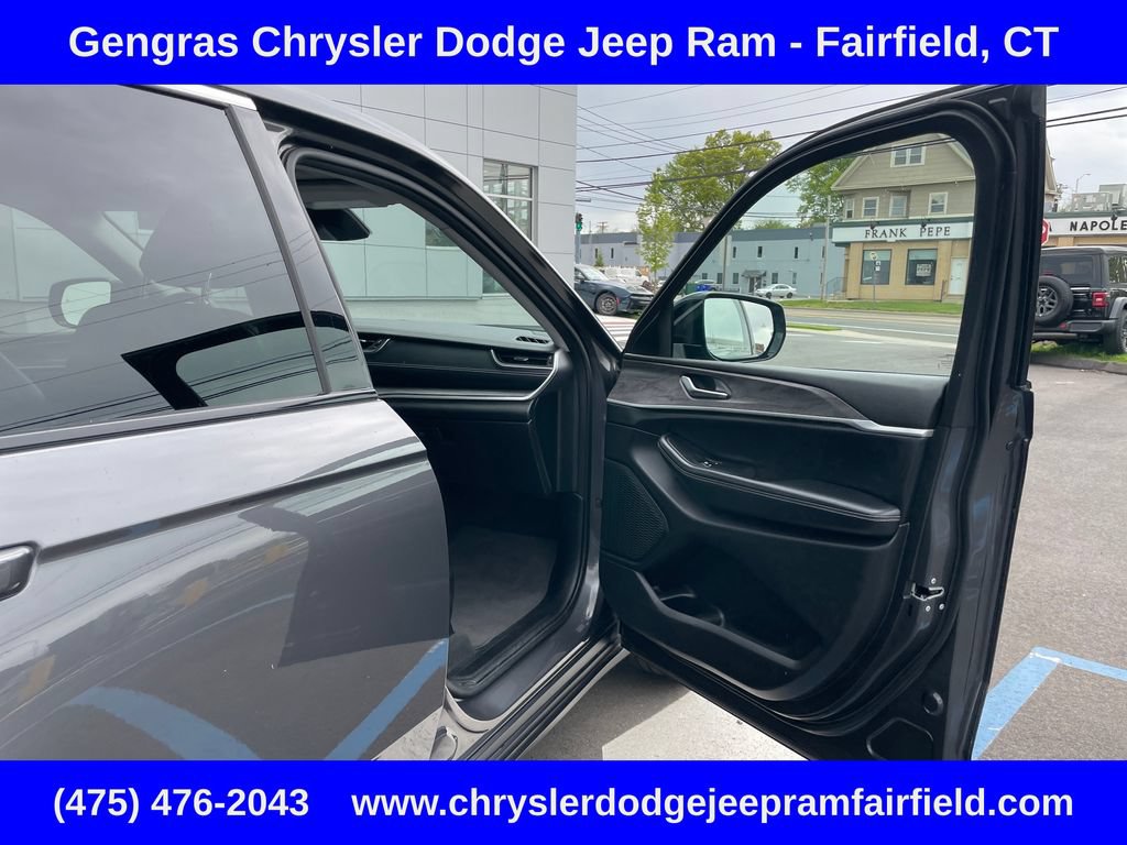 Certified 2023 Jeep Grand Cherokee Limited AWD/4WD image 8