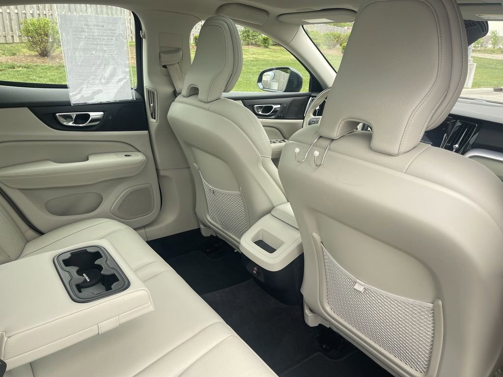 Used 2019 Volvo S60 T6 Momentum w/ Multimedia Package AWD/4WD image 39