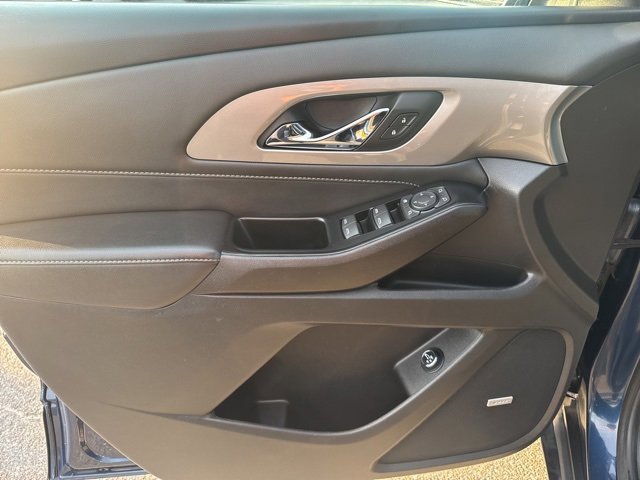 Used 2023 Chevrolet Traverse LT w/ LT Premium Package image 10