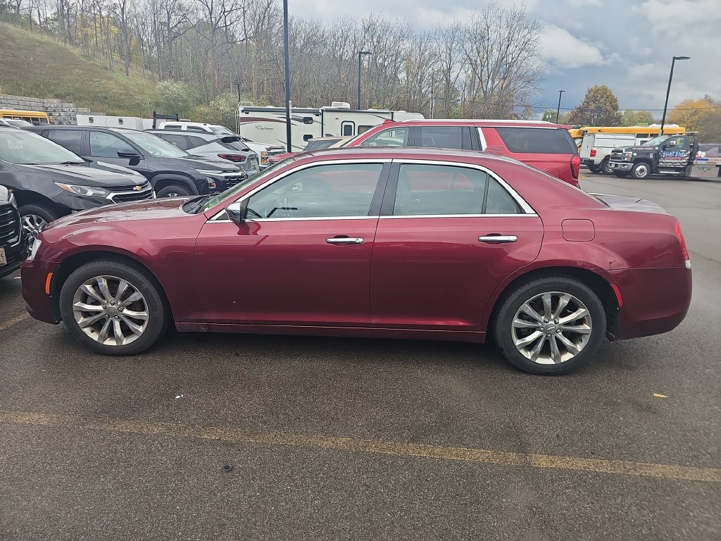 Used 2018 Chrysler 300 Limited AWD/4WD image 9