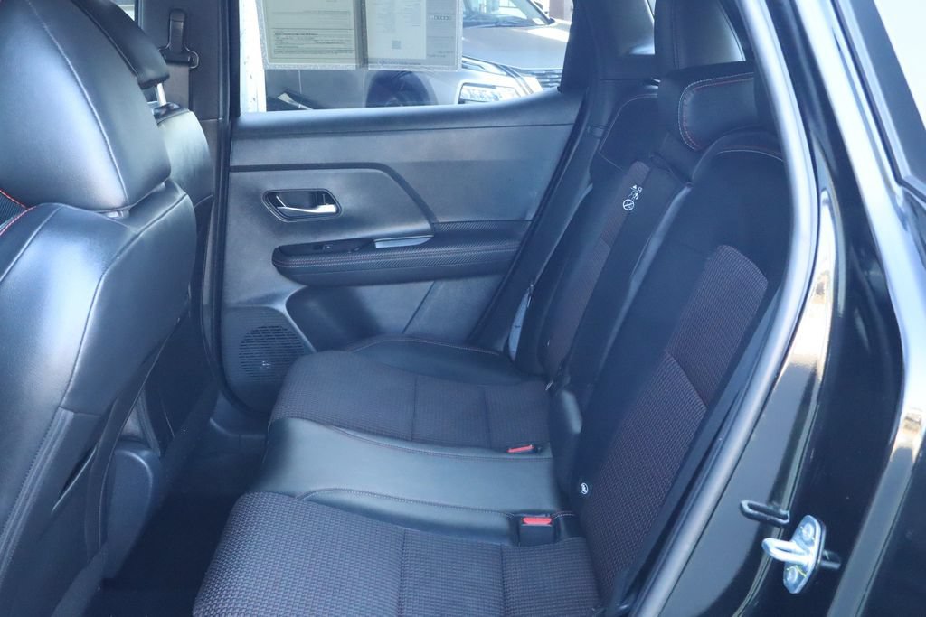 Used 2025 Nissan Kicks SR FWD image 37