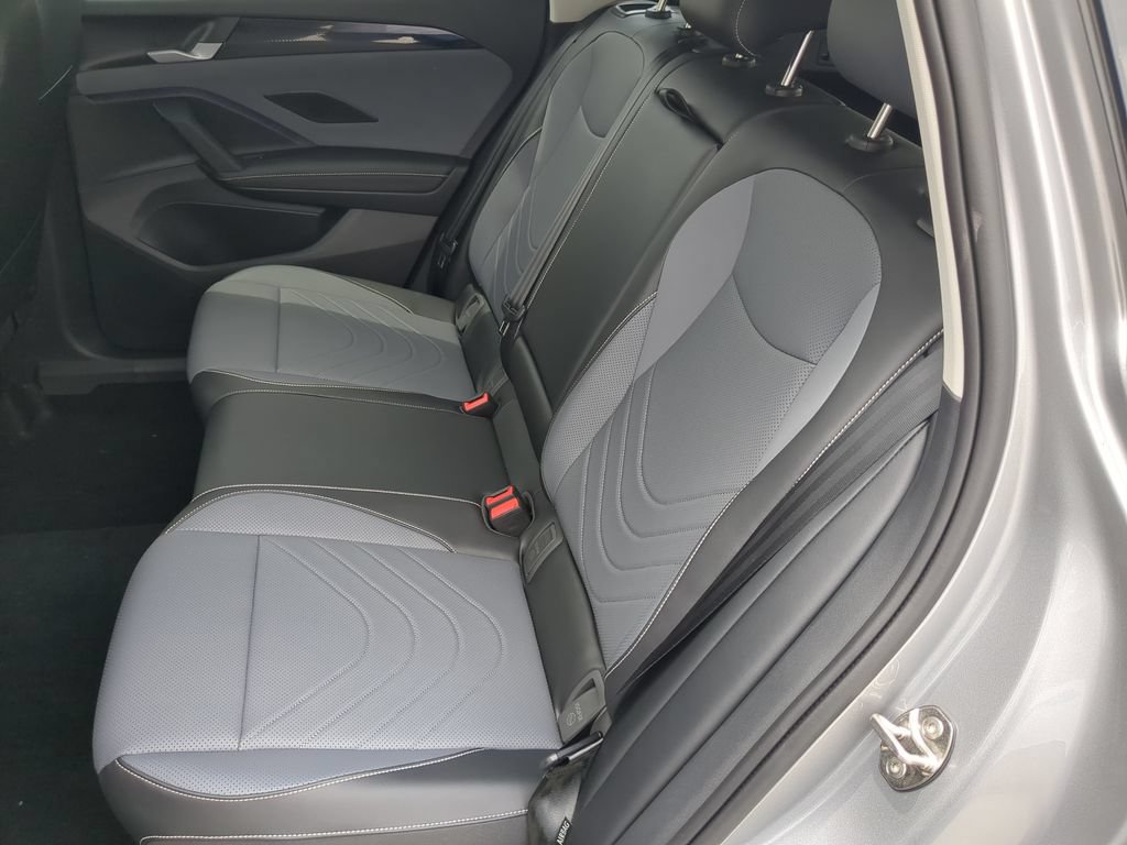 New 2026 Volkswagen Tiguan SE FWD image 16