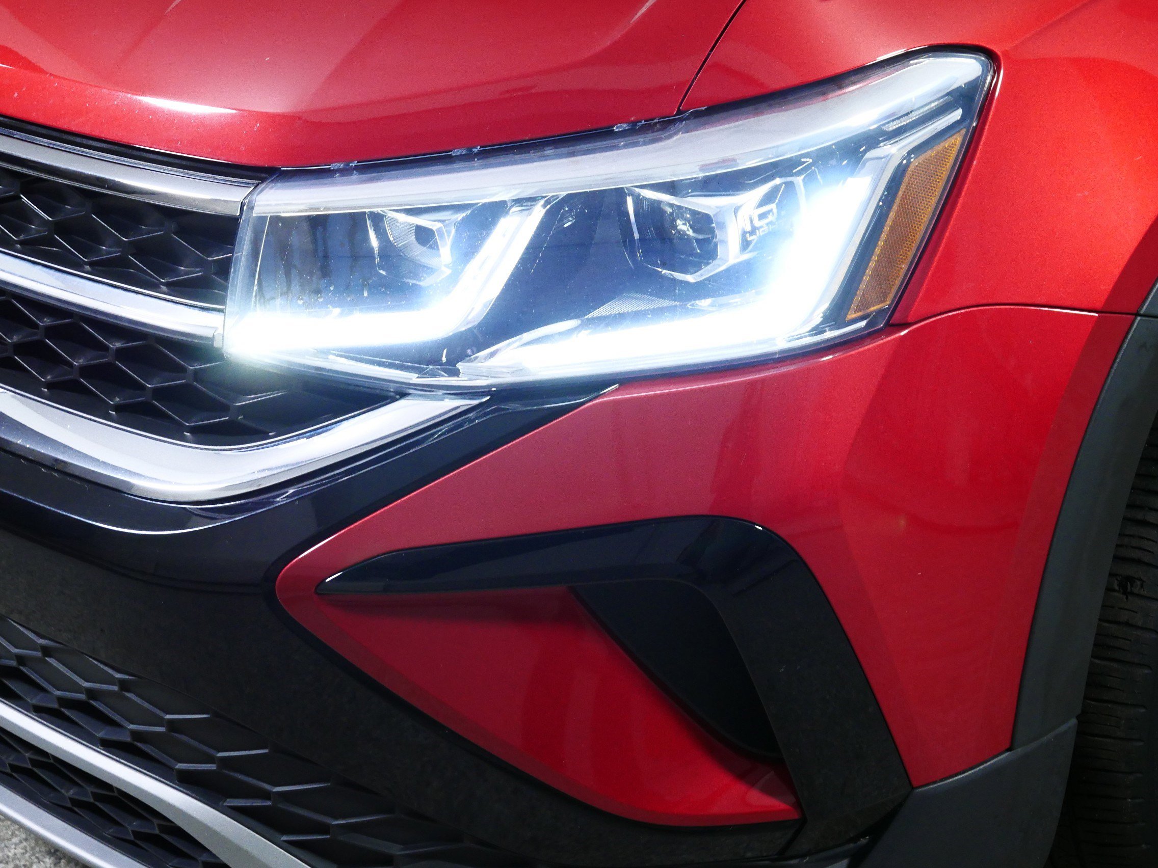 Certified 2022 Volkswagen Taos SEL w/ Panoramic Sunroof Package image 16