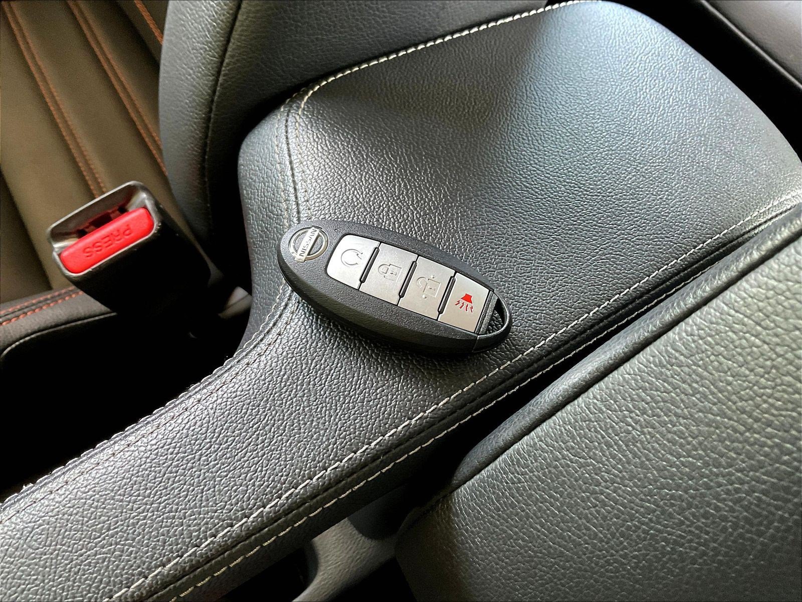 Used 2020 Nissan Kicks SR w/ SR Premium Package FWD image 32